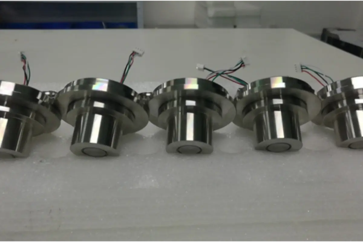 Pressure and temperature transmitter Pressure and temperature transmitter