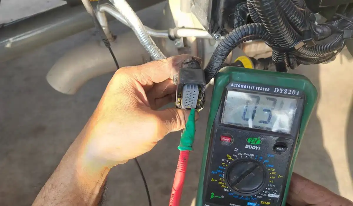 Urea injection pressure senso Urea injection pressure senso