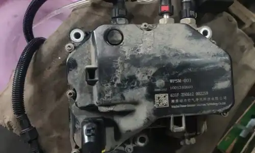 Location of SCR pressure sensor in diesel engines